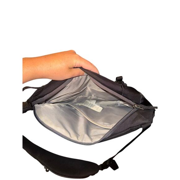 NWOT Patagonia 8L Atom Sling Bag - - Picture 6 of 6
